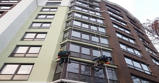Установка крыши на балкон Воркута цена от 1021 руб. м/2.